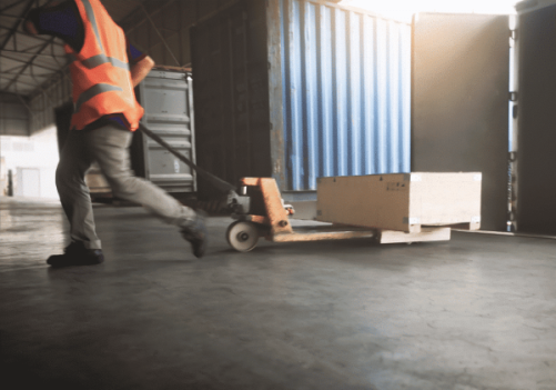 Entladung eines LKW in Västerås mit zipmend Express